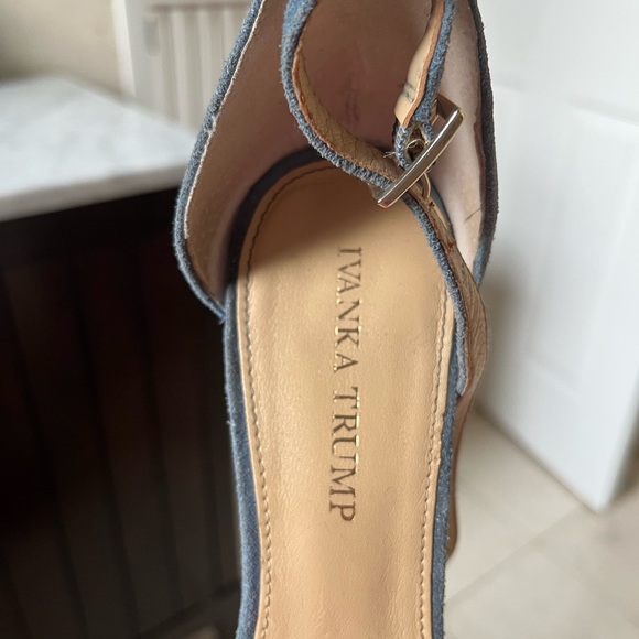 Ivanka Trump Heels - Picture 4 of 5
